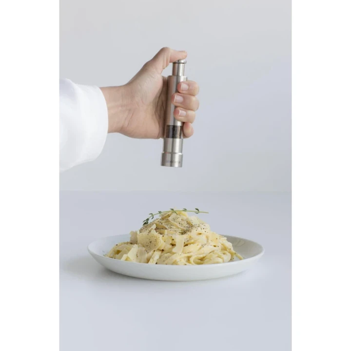 Brabantia Profile salt and pepper crushers