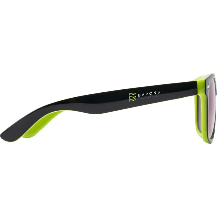 Sunglasses with mirrored lenses