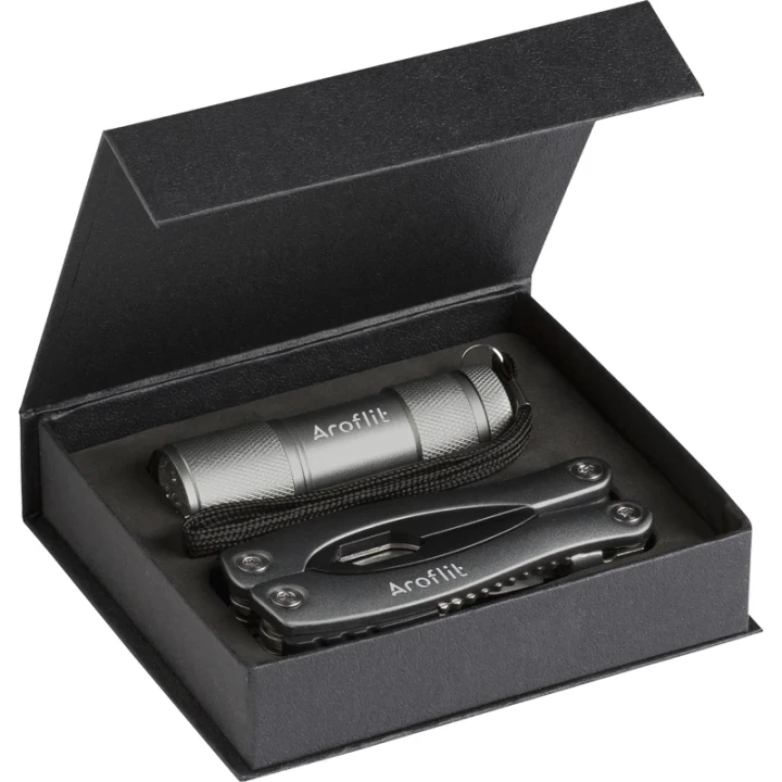 Multi-tool and torch set, 9c