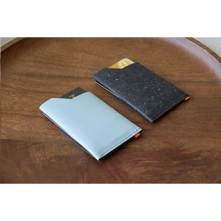 Made recycled leather card holder