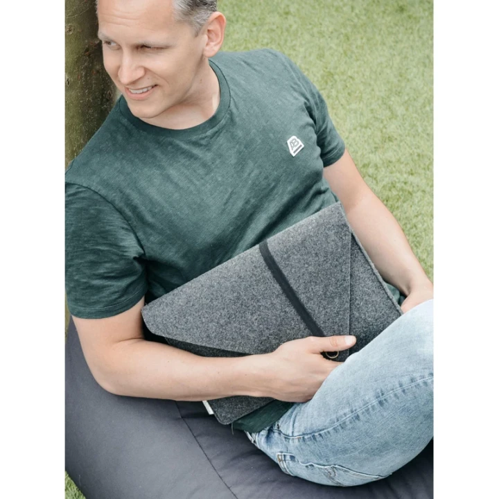 Made recycled laptop sleeve