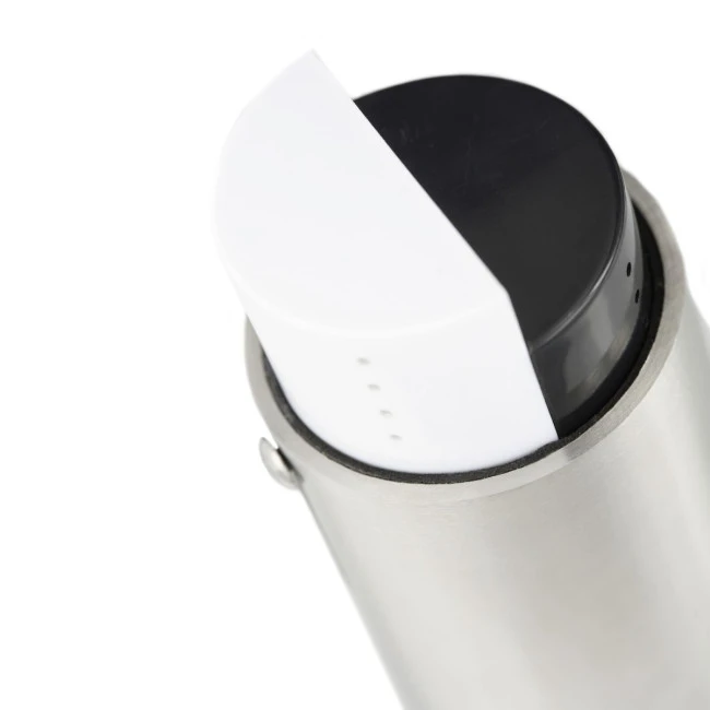 Salt and pepper set