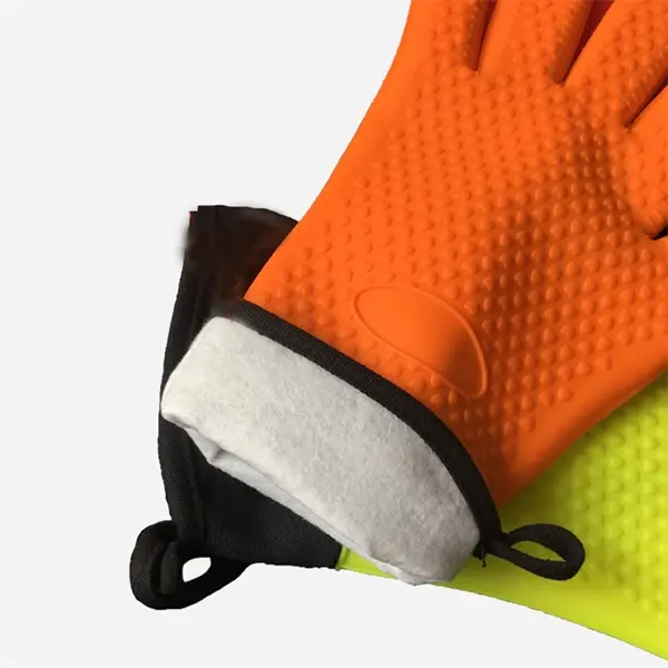 13.8" silicone high temperature resistant gloves
