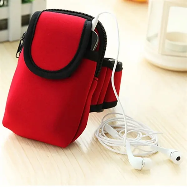 Sporting mobile arm bag