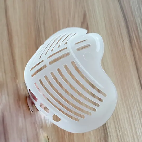 Anti stuffy mask support frame