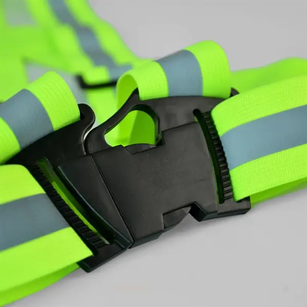 Adjustable reflective elastic strap