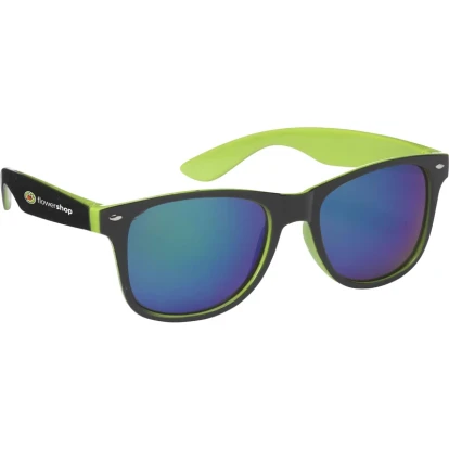 Sunglasses with mirrored lenses